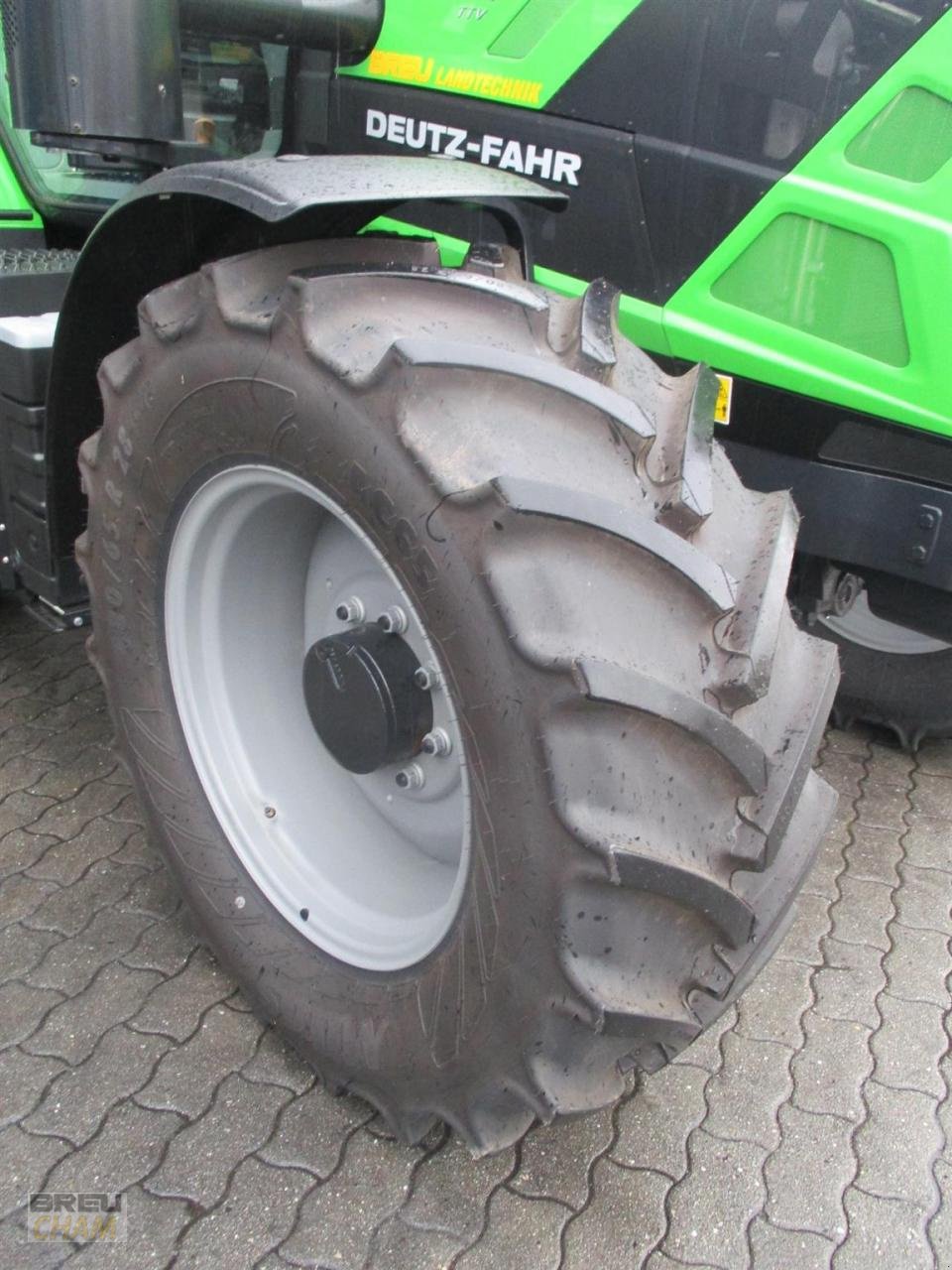 Traktor tipa Deutz-Fahr 6140.4 TTV, Neumaschine u Cham (Slika 5)