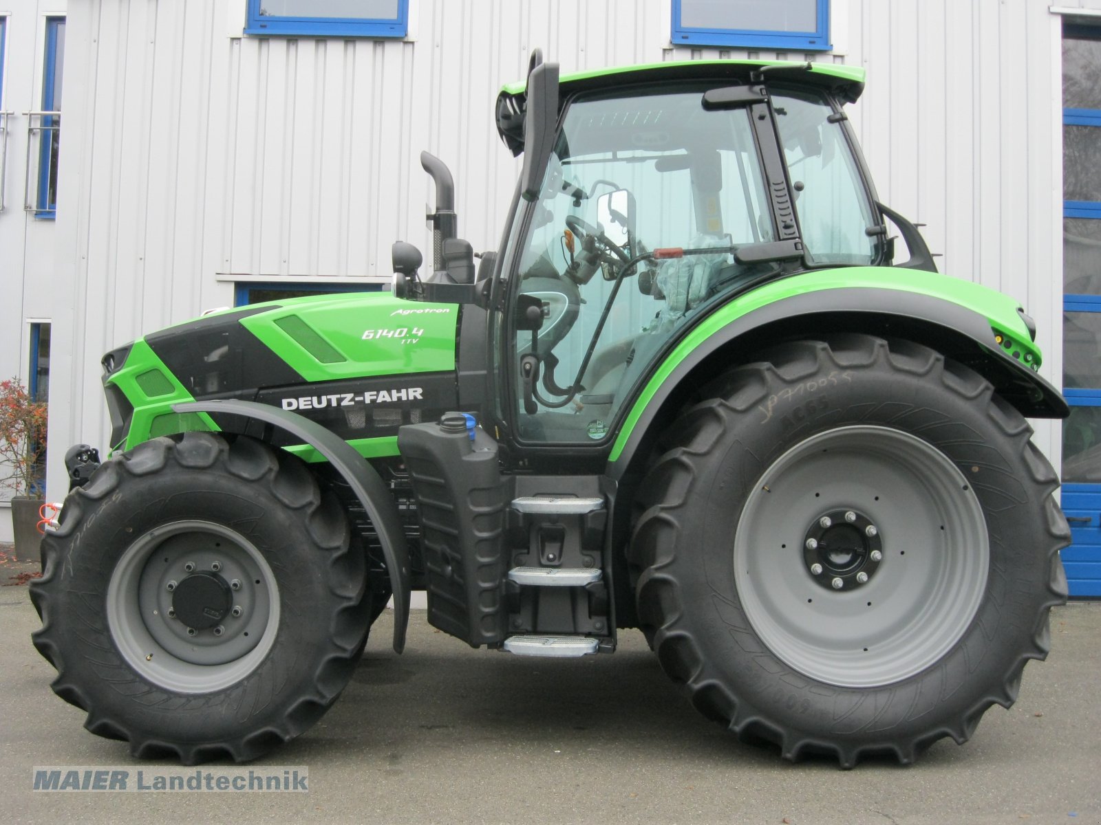 Traktor des Typs Deutz-Fahr 6140.4TTV, Neumaschine in Dieterskirchen (Bild 3)