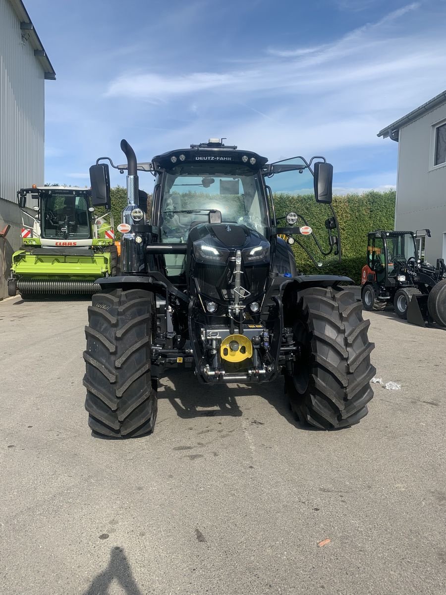 Traktor of the type Deutz-Fahr 6150.4 TTV, Vorführmaschine in Gschwandt (Picture 5)