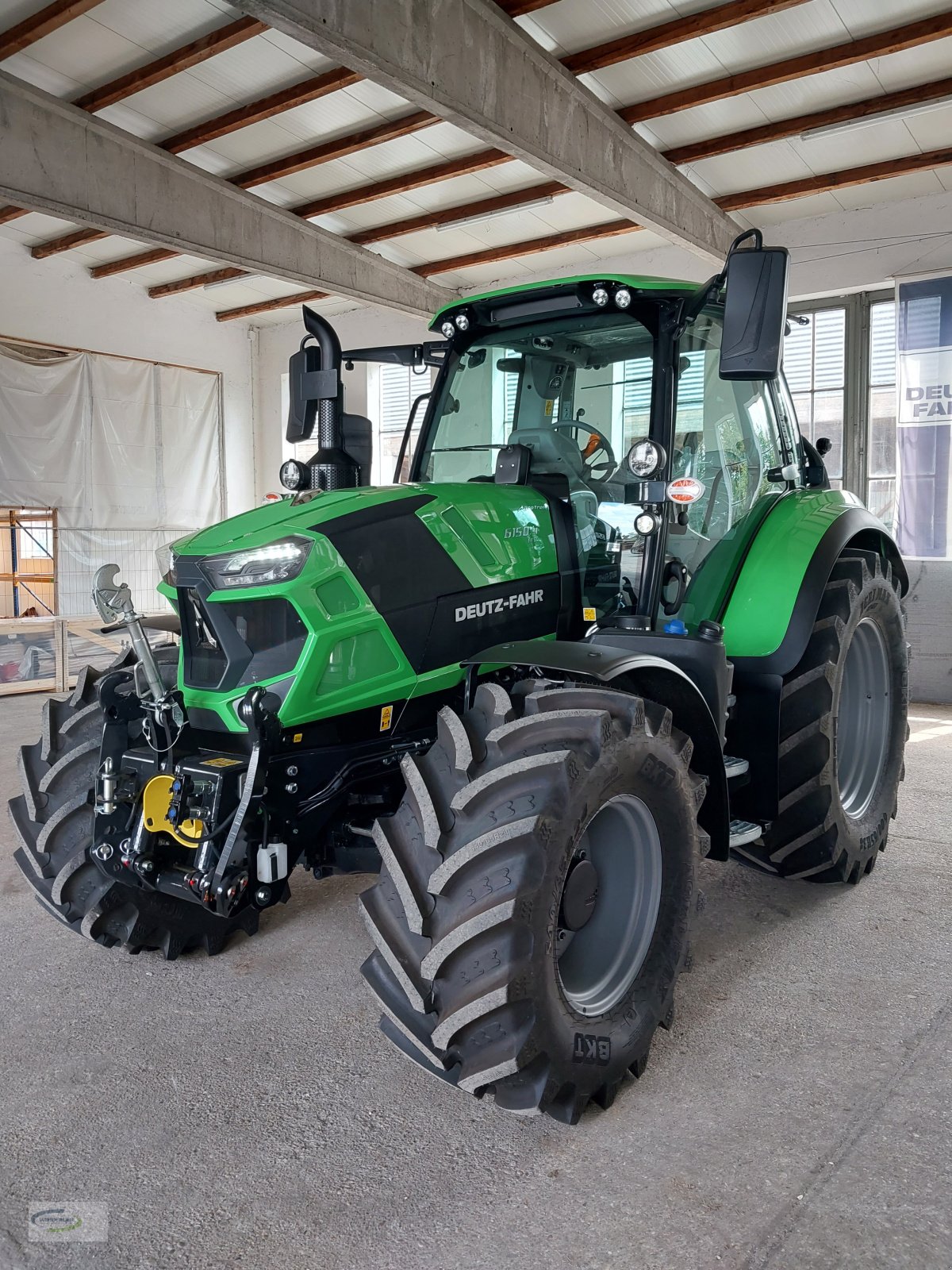 Traktor του τύπου Deutz-Fahr 6150.4 TTV, Neumaschine σε Frontenhausen (Φωτογραφία 1)