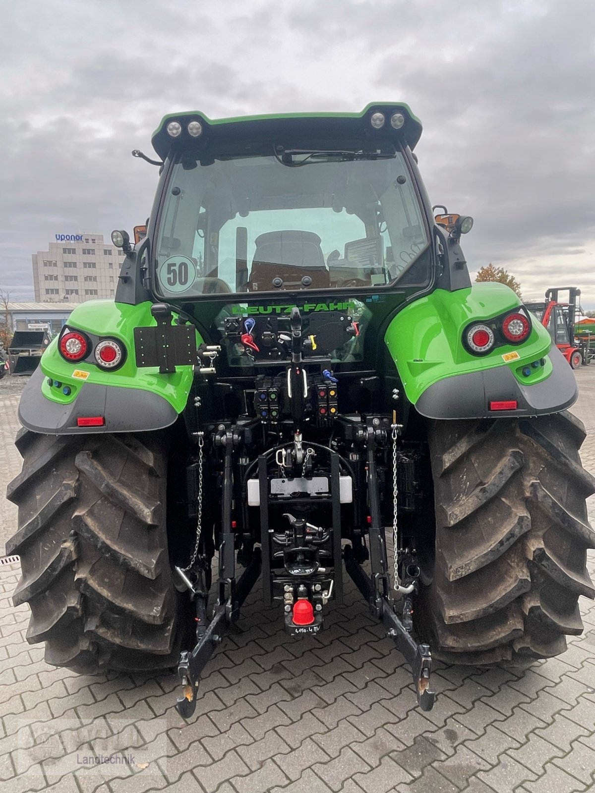 Traktor des Typs Deutz-Fahr 6150.4 TTV, Neumaschine in Rudendorf (Bild 4)