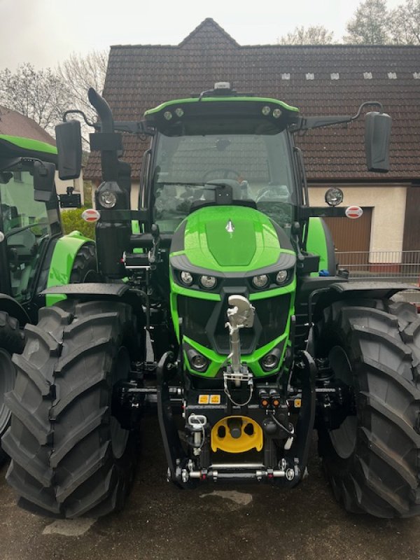 Traktor van het type Deutz-Fahr 6150.4 Vorführschlepper, Gebrauchtmaschine in Offenhausen (Foto 1)