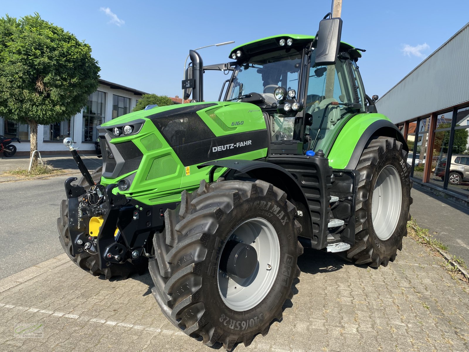 Traktor van het type Deutz-Fahr 6160 LAGERMACHINE SONDERABVERKAUF, Neumaschine in Neustadt (Foto 2)