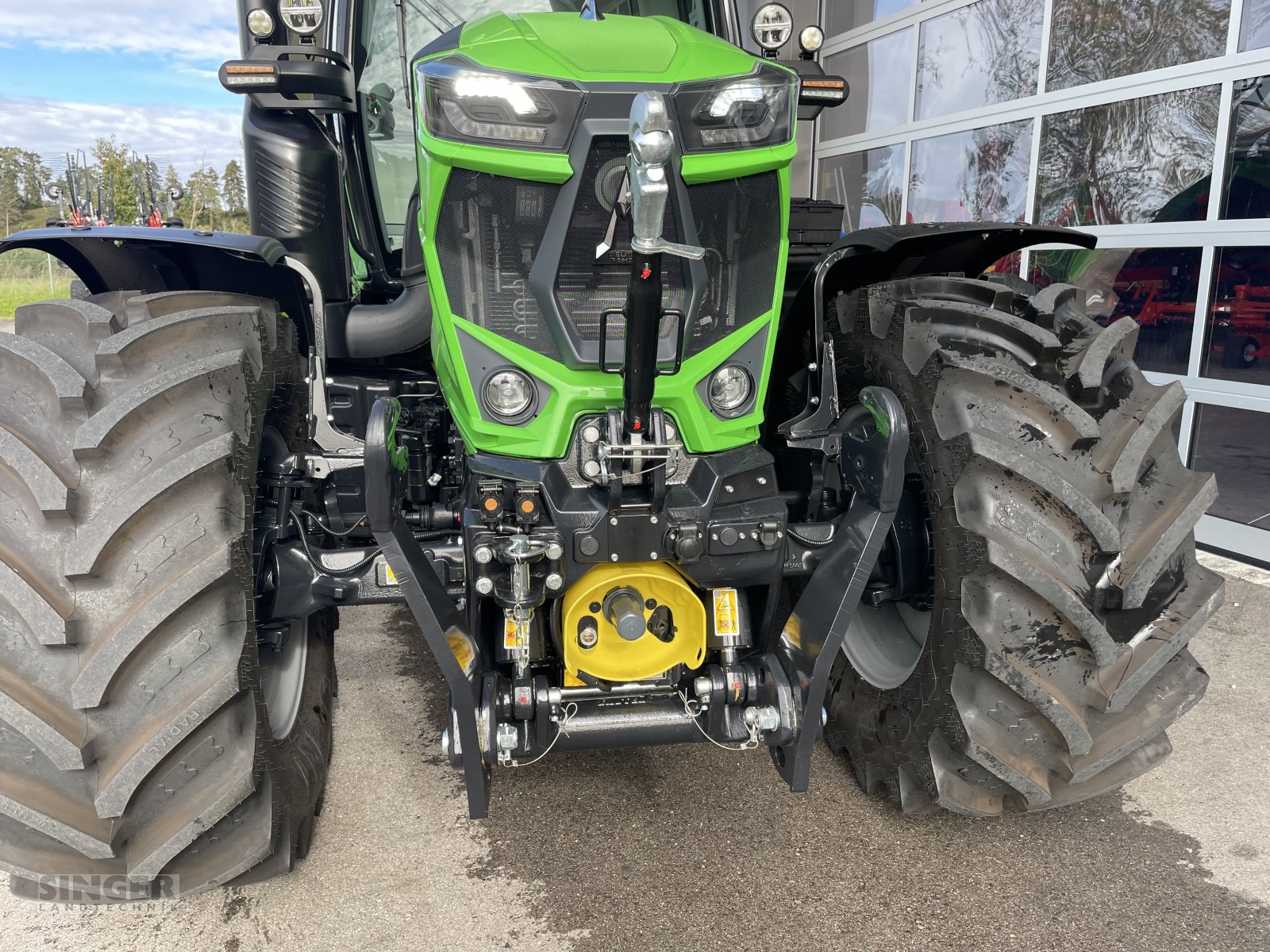 Traktor van het type Deutz-Fahr 6160 TTV Agrotron, Neumaschine in Ebenhofen (Foto 3)