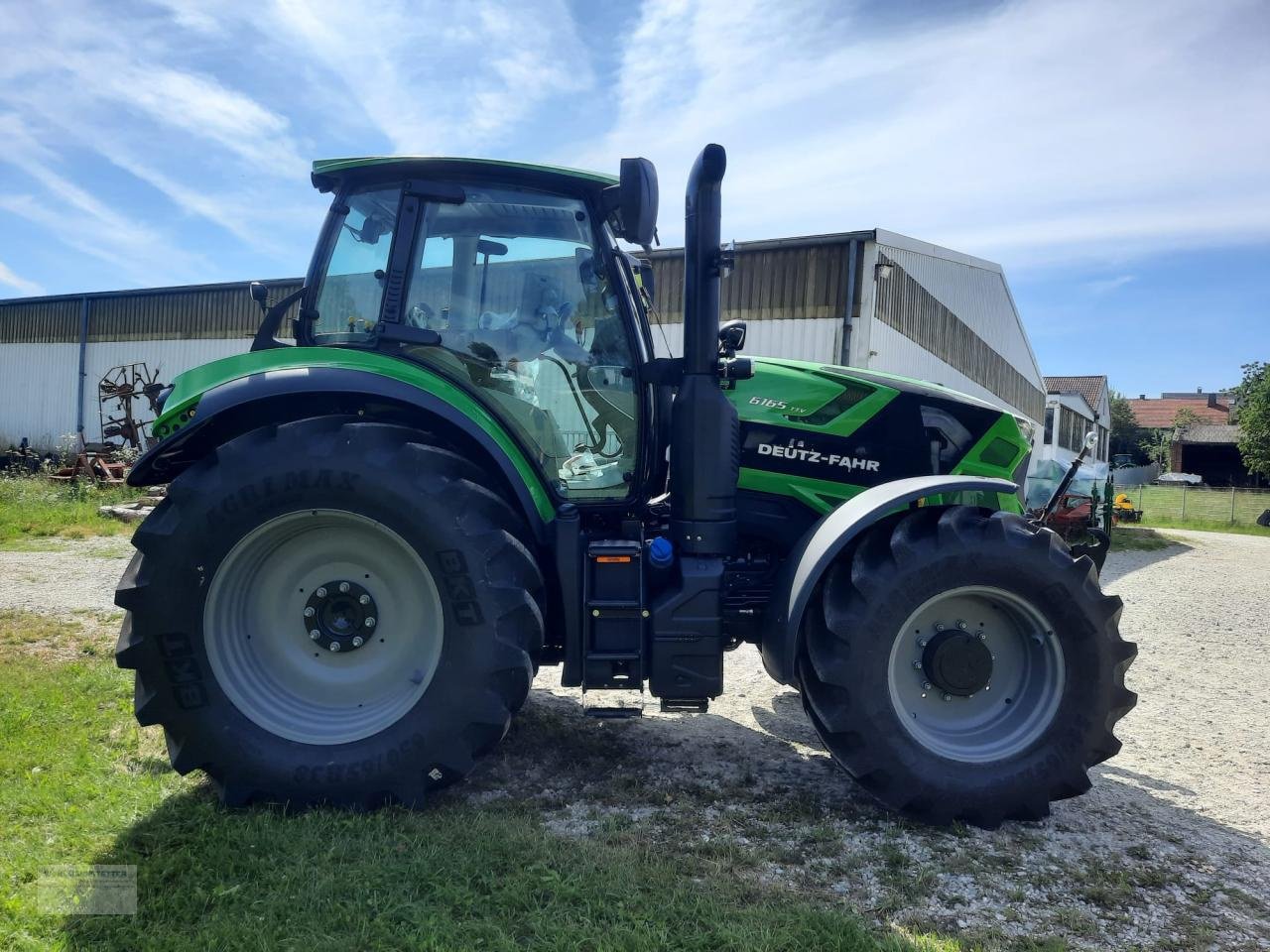 Traktor des Typs Deutz-Fahr 6165 AGROTRON TTV - SONDERPREIS, Neumaschine in Unterdietfurt (Bild 3)