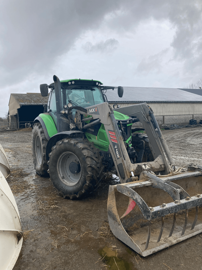 Traktor van het type Deutz-Fahr 6165 AGROTRON, Gebrauchtmaschine in CINTHEAUX (Foto 3)