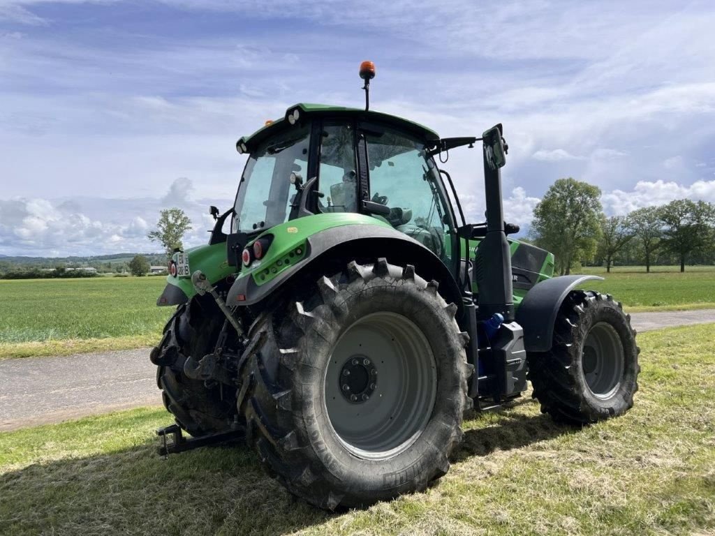 Traktor of the type Deutz-Fahr 6165 RCS, Gebrauchtmaschine in CIVENS (Picture 6)