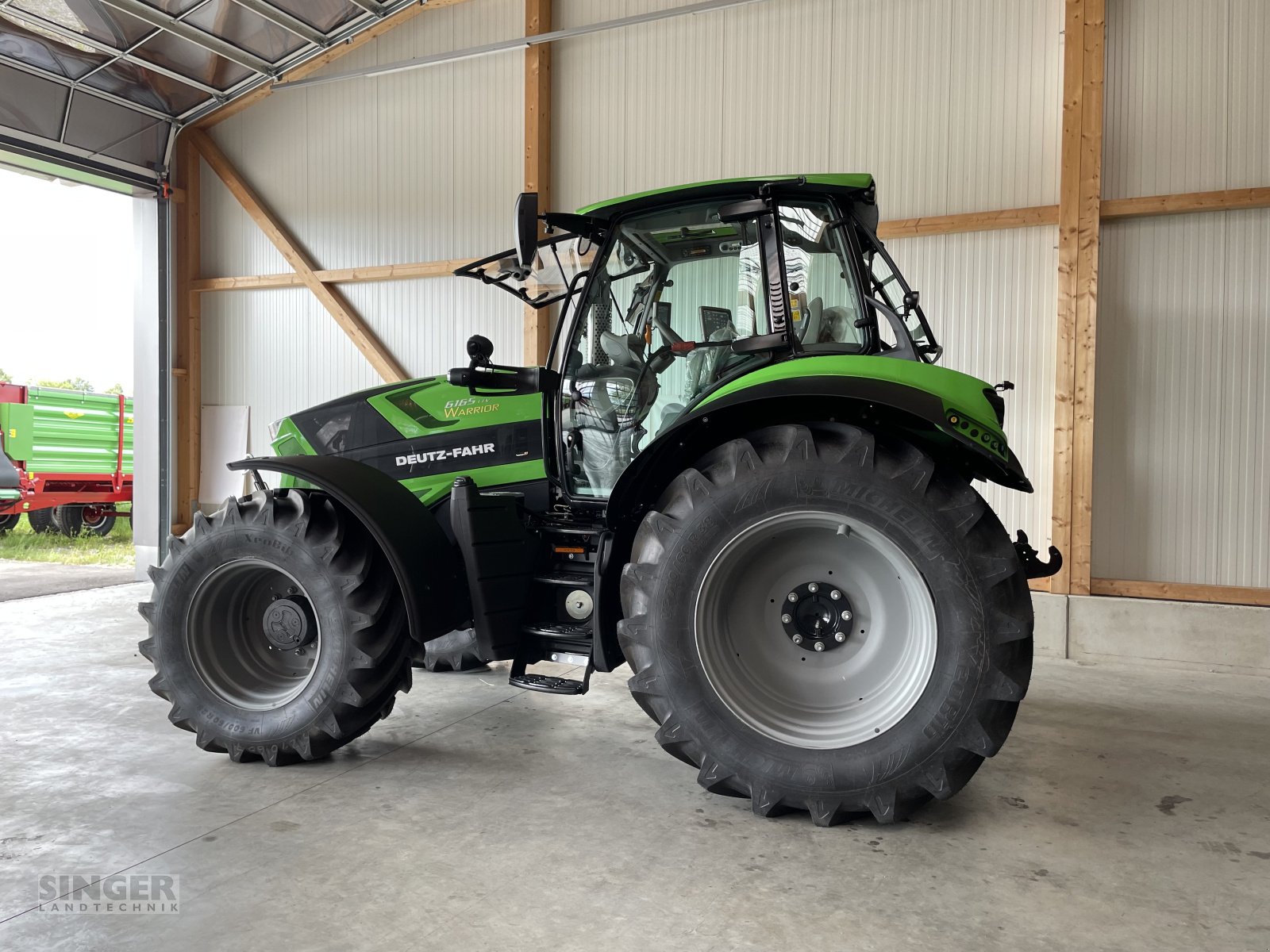 Traktor типа Deutz-Fahr 6165 TTV Agrotron Warrior, Neumaschine в Ebenhofen (Фотография 2)