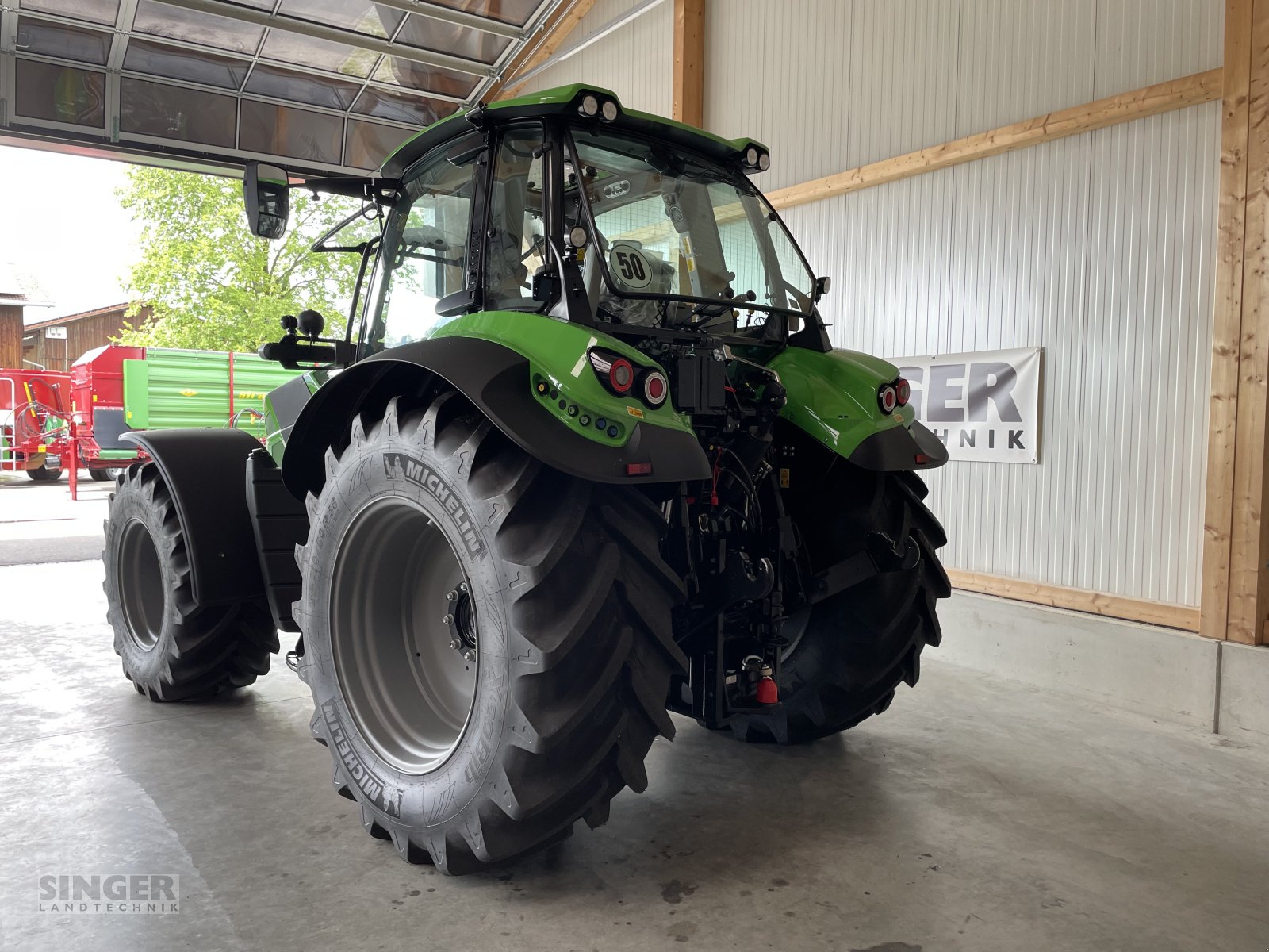 Traktor of the type Deutz-Fahr 6165 TTV Agrotron Warrior, Neumaschine in Ebenhofen (Picture 3)