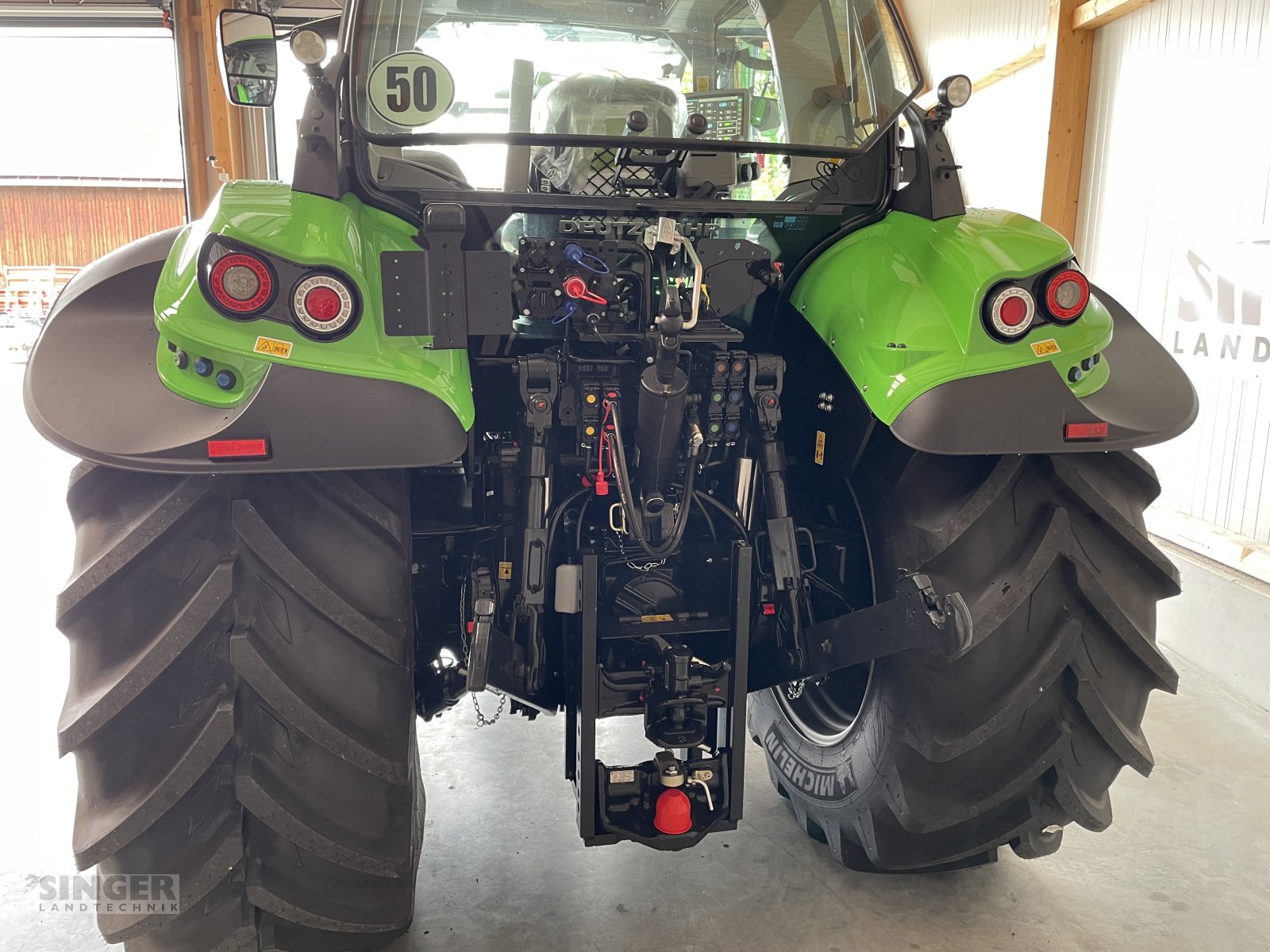 Traktor of the type Deutz-Fahr 6165 TTV Agrotron Warrior, Neumaschine in Ebenhofen (Picture 4)