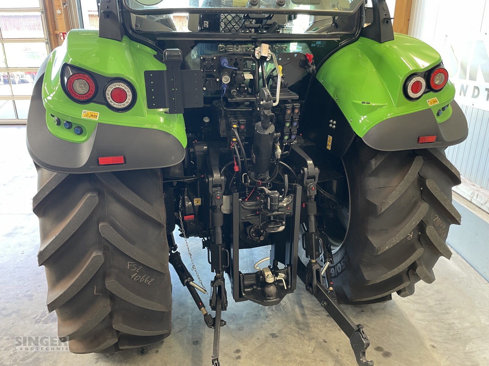 Traktor del tipo Deutz-Fahr 6165 TTV Agrotron WARRIOR, Neumaschine en Ebenhofen (Imagen 9)