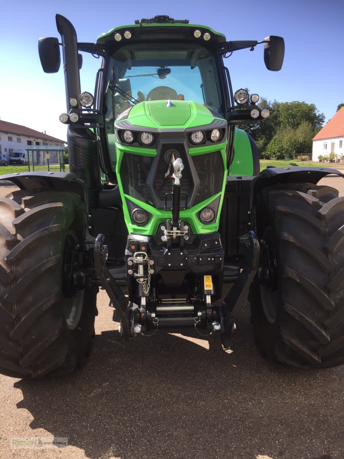 Traktor от тип Deutz-Fahr 6165 TTV, Vorführmaschine, EZ 12/24, Neumaschine в Nördlingen (Снимка 8)