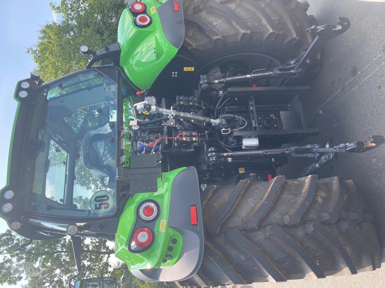 Traktor of the type Deutz-Fahr 6170 AGROTRON (STAGE V), Neumaschine in Eslohe–Bremke (Picture 4)