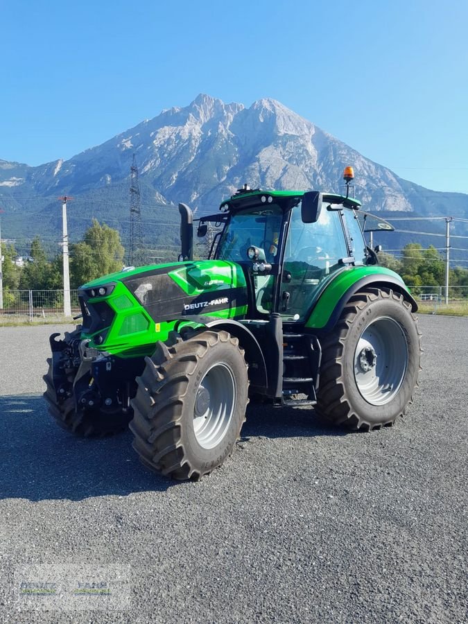 Traktor of the type Deutz-Fahr 6175 Agrotron, Vorführmaschine in Wien (Picture 1)