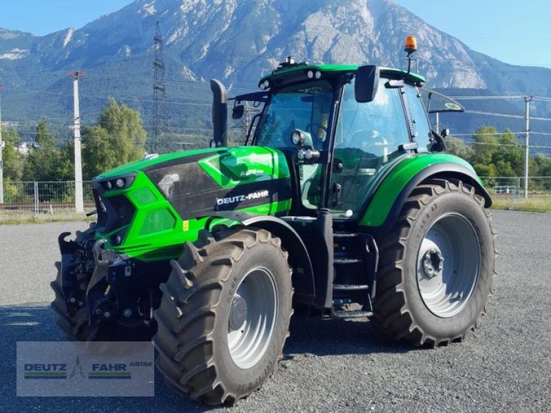 Traktor of the type Deutz-Fahr 6175 Agrotron, Vorführmaschine in Wien