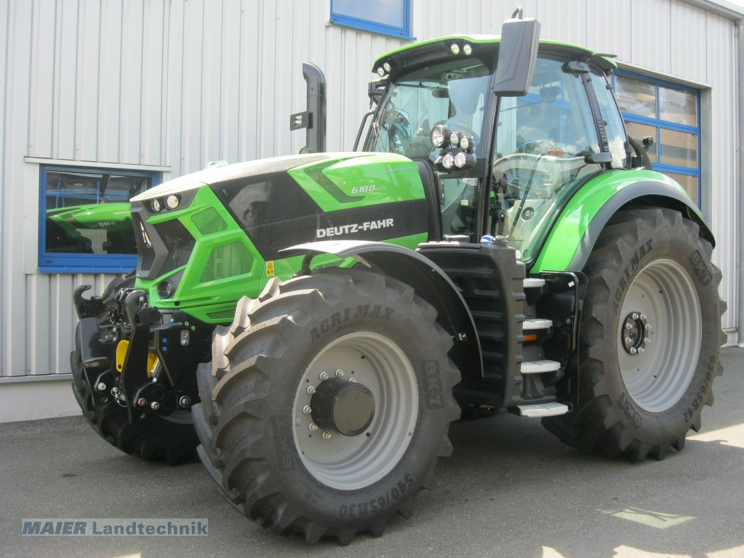 Traktor van het type Deutz-Fahr 6180 TTV, Neumaschine in Dieterskirchen (Foto 1)