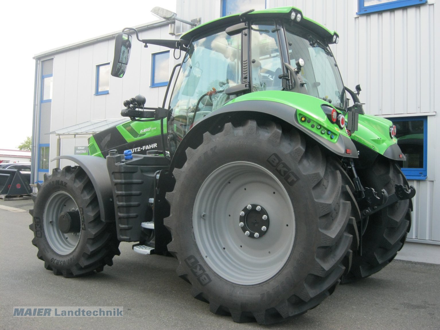 Traktor of the type Deutz-Fahr 6180 TTV, Neumaschine in Dieterskirchen (Picture 4)