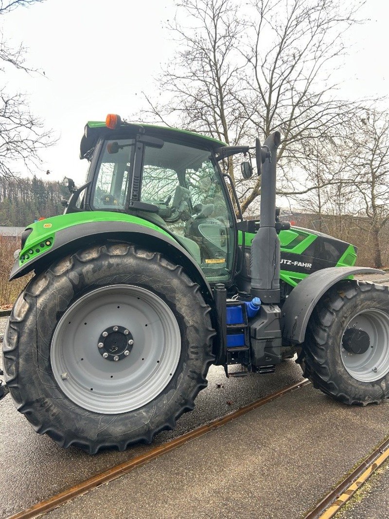 Traktor типа Deutz-Fahr 6185 RC SHIFT, Gebrauchtmaschine в Schaffhausen (Фотография 4)