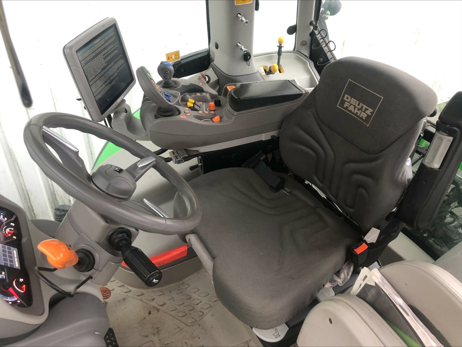 Traktor tipa Deutz-Fahr 6185 TTV AUTOGUIDAGE, Gebrauchtmaschine u CHEMINOT (Slika 5)