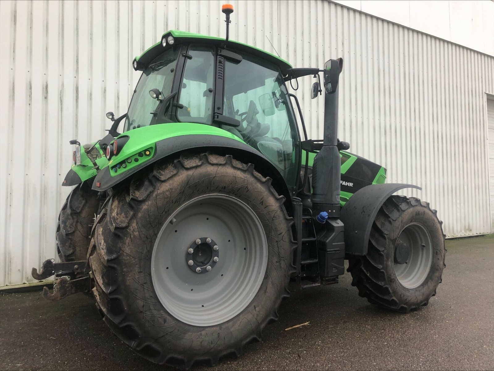 Traktor des Typs Deutz-Fahr 6185 TTV AUTOGUIDAGE, Gebrauchtmaschine in CHEMINOT (Bild 4)