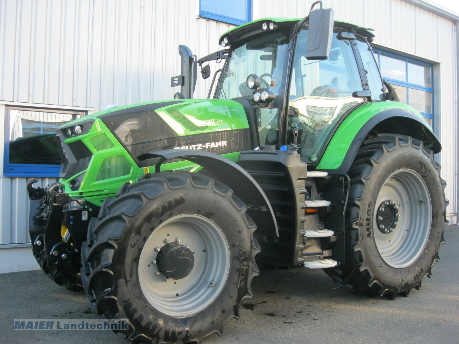 Traktor of the type Deutz-Fahr 6190 TTV, Neumaschine in Dieterskirchen (Picture 3)