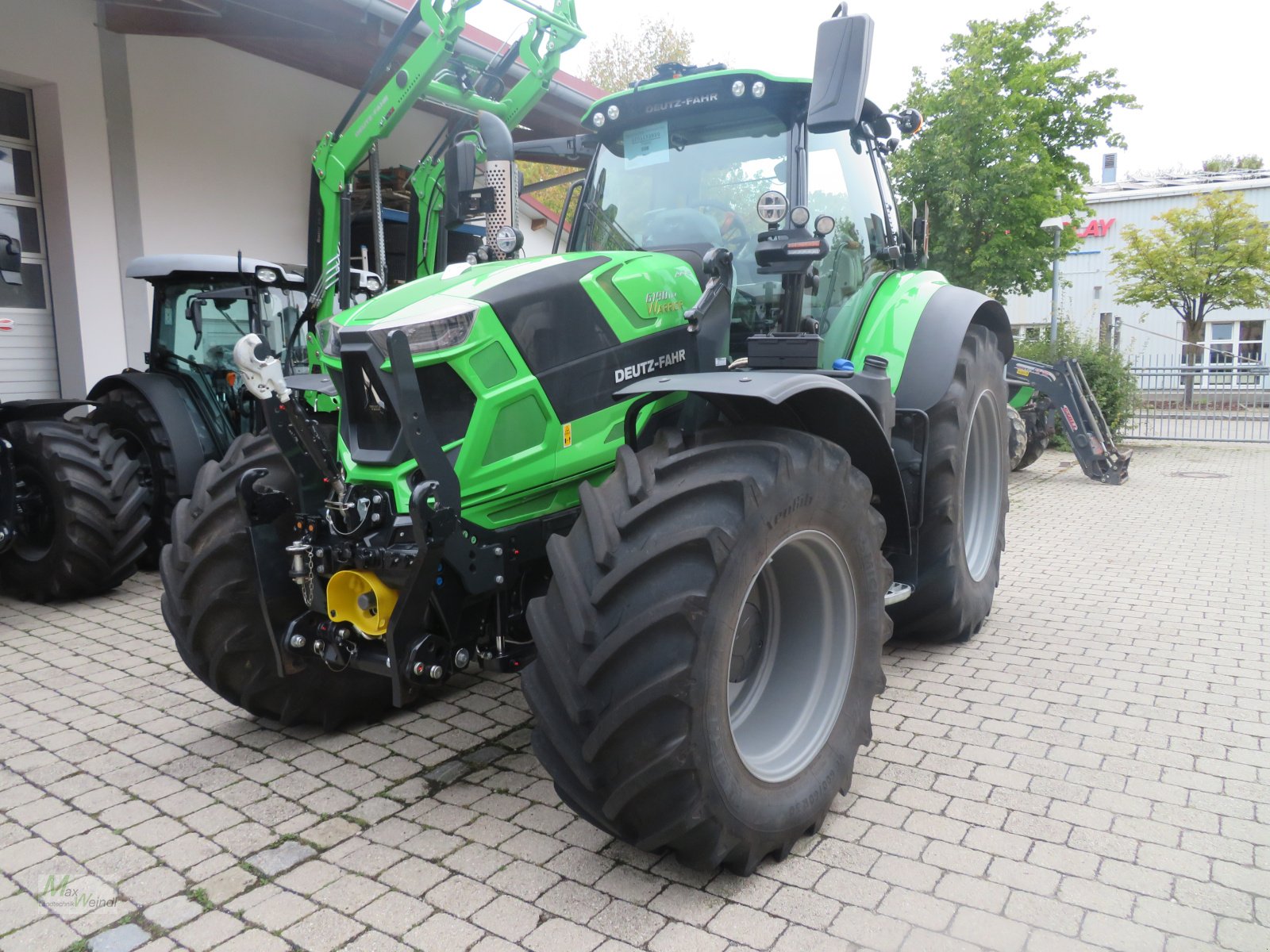 Traktor of the type Deutz-Fahr 6190 TTV, Neumaschine in Markt Schwaben (Picture 1)