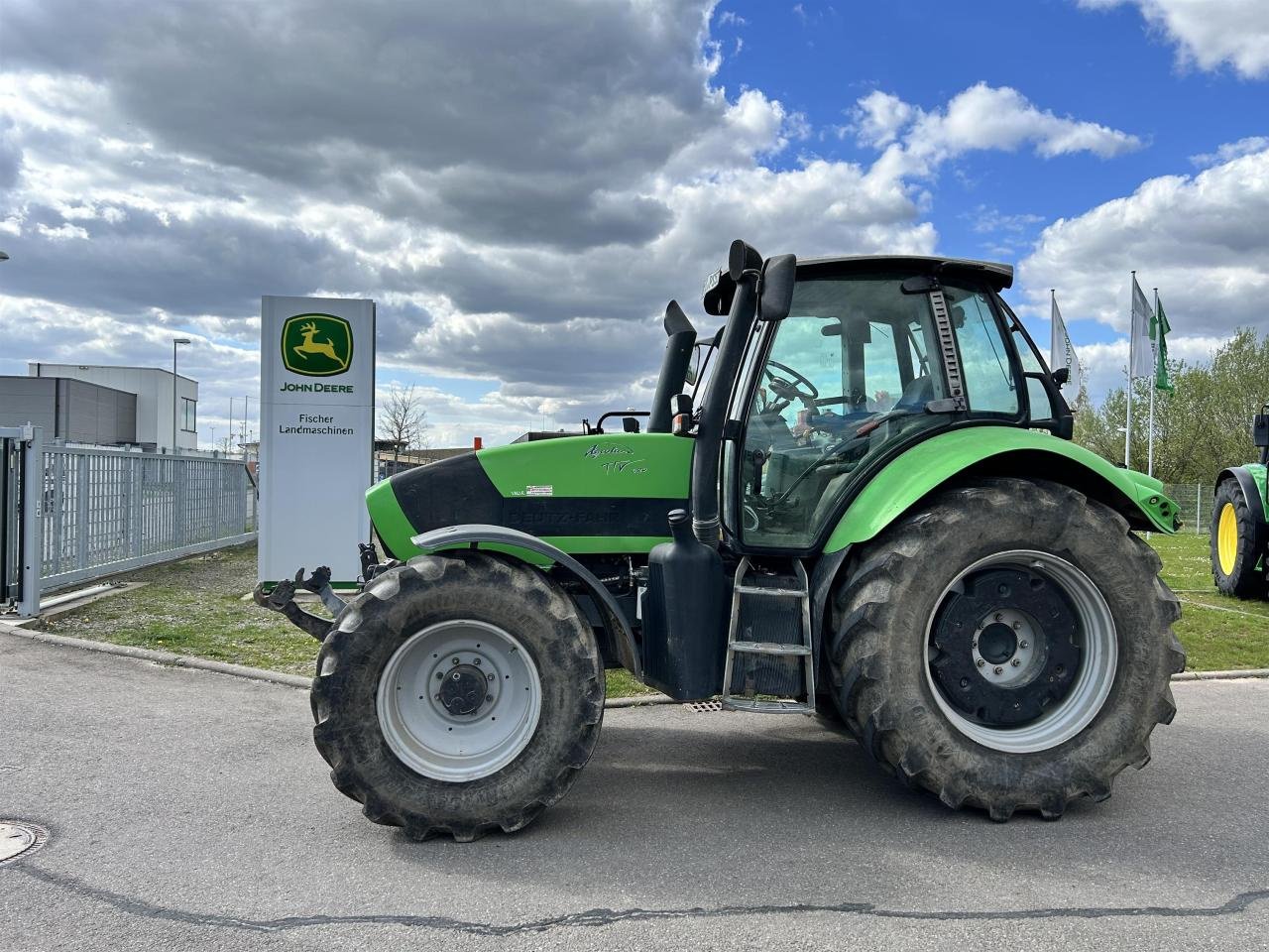 Traktor del tipo Deutz-Fahr 620 TTV, Gebrauchtmaschine In Zweibrücken (Immagine 1)