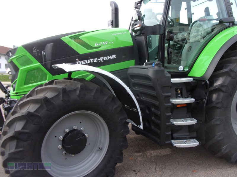 Traktor of the type Deutz-Fahr 6210 TTV, Altpreisschlepper, Neumaschine in Buchdorf (Picture 1)