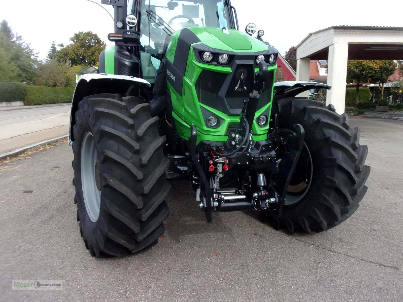 Traktor del tipo Deutz-Fahr 6210 TTV "Ausstellungsmaschine, neuestes Model, höchster Fahrkomfort, neuestes Getriebeausführung", Neumaschine en Nördlingen (Imagen 3)