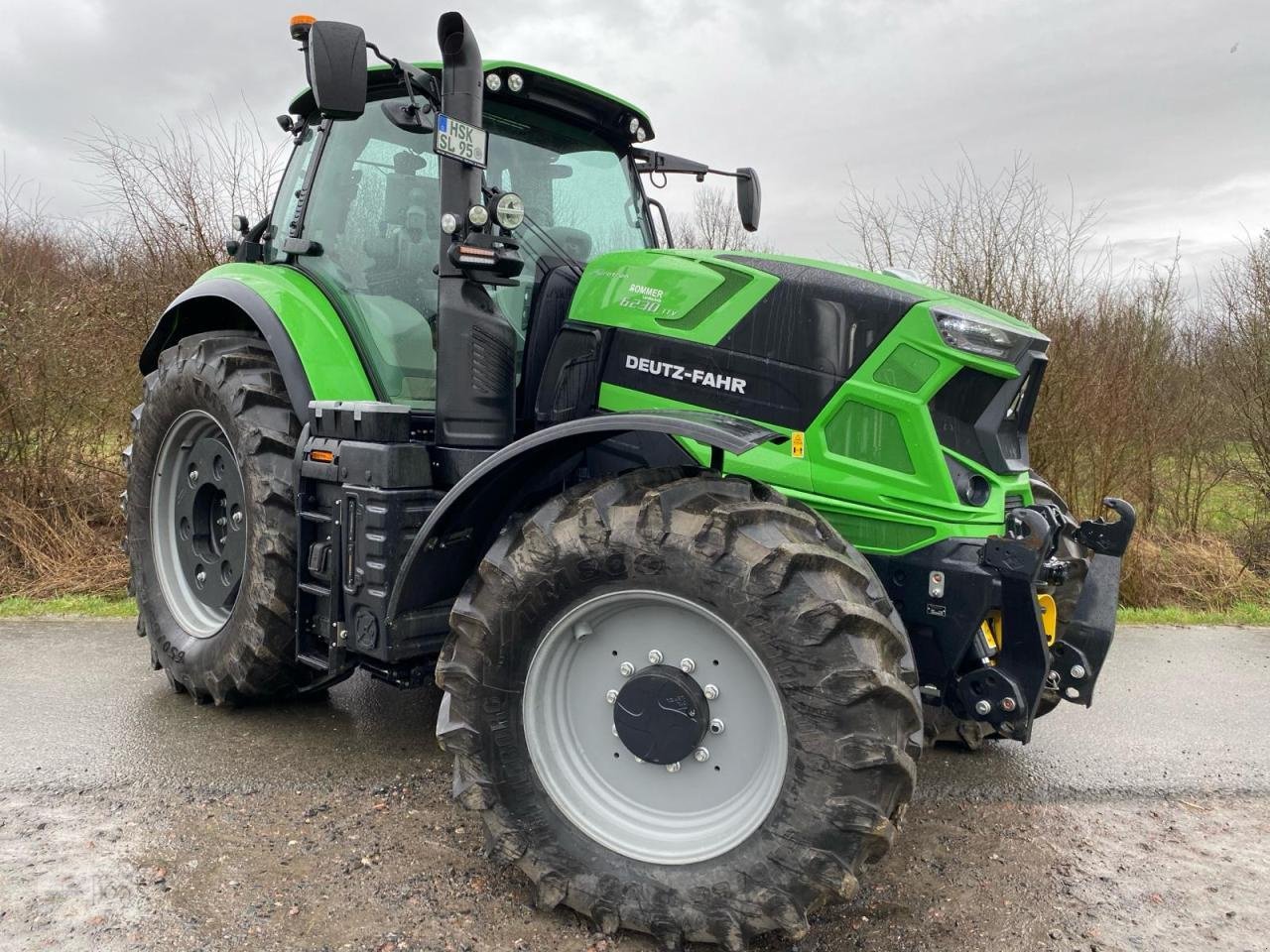 Traktor of the type Deutz-Fahr 6230 Agrotron TTV, Neumaschine in Eslohe–Bremke (Picture 2)