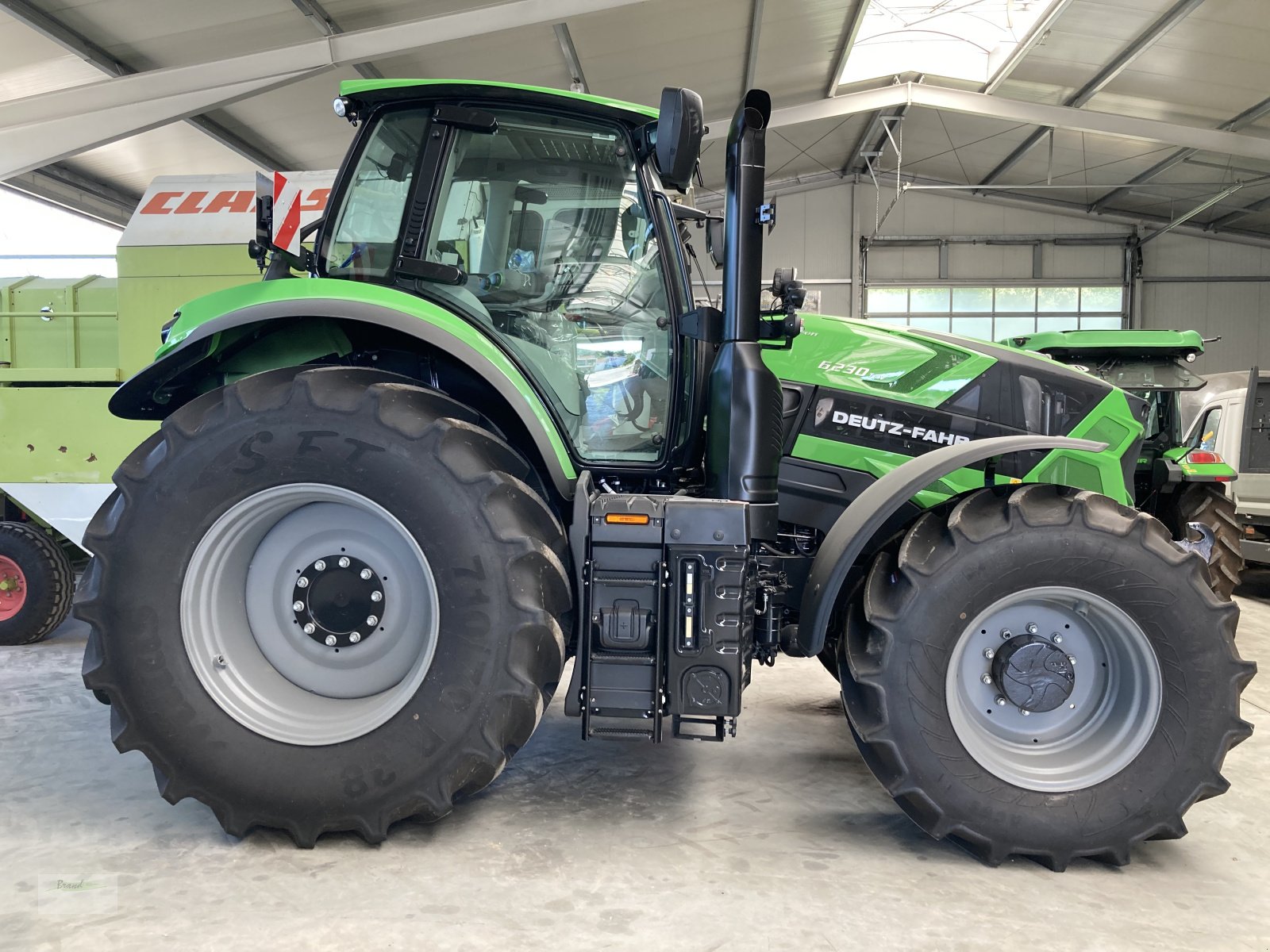 Traktor des Typs Deutz-Fahr 6230 TTV EM Aktion für Netto 158.000,00€, Neumaschine in Beilngries (Bild 2)