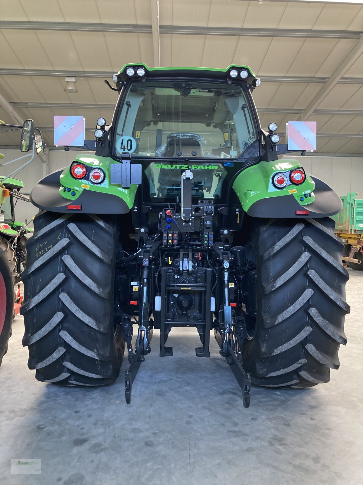 Traktor des Typs Deutz-Fahr 6230 TTV EM Aktion für Netto 158.000,00€, Neumaschine in Beilngries (Bild 3)