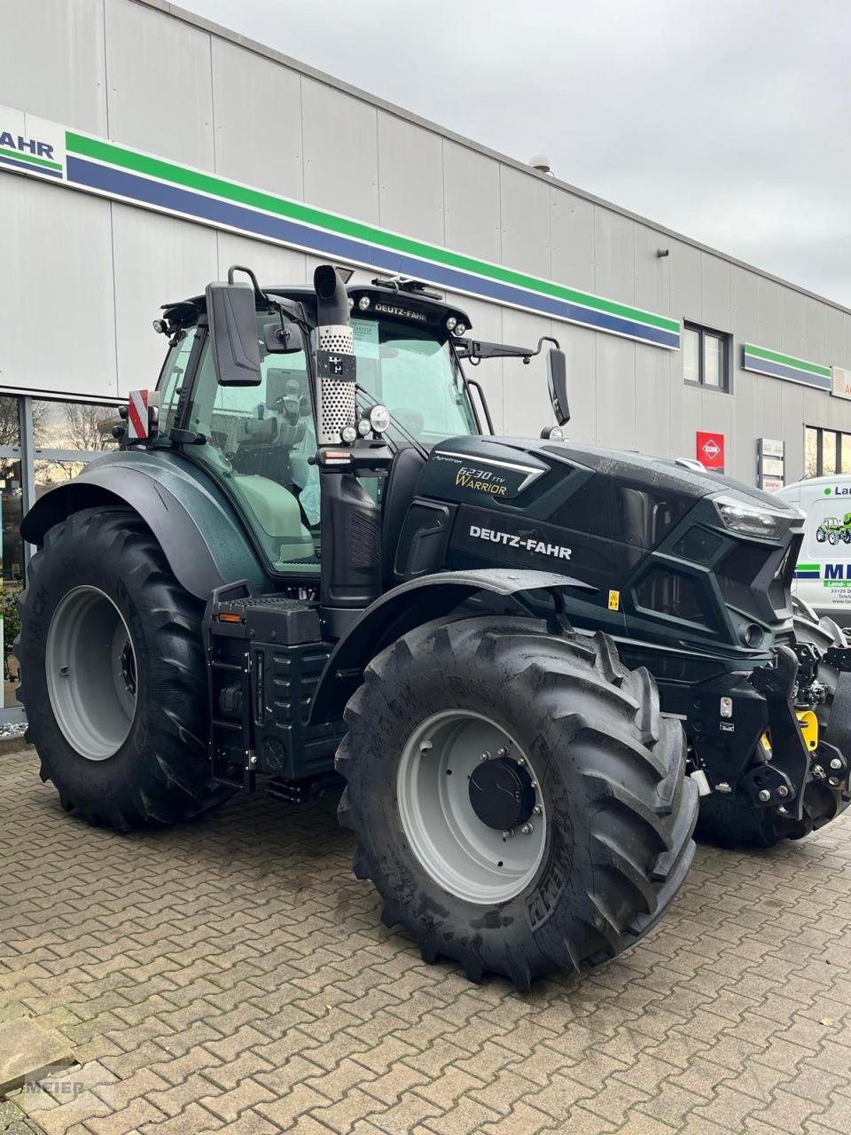 Traktor typu Deutz-Fahr 6230 TTV Warrior matt grün, Neumaschine w Delbrück (Zdjęcie 3)