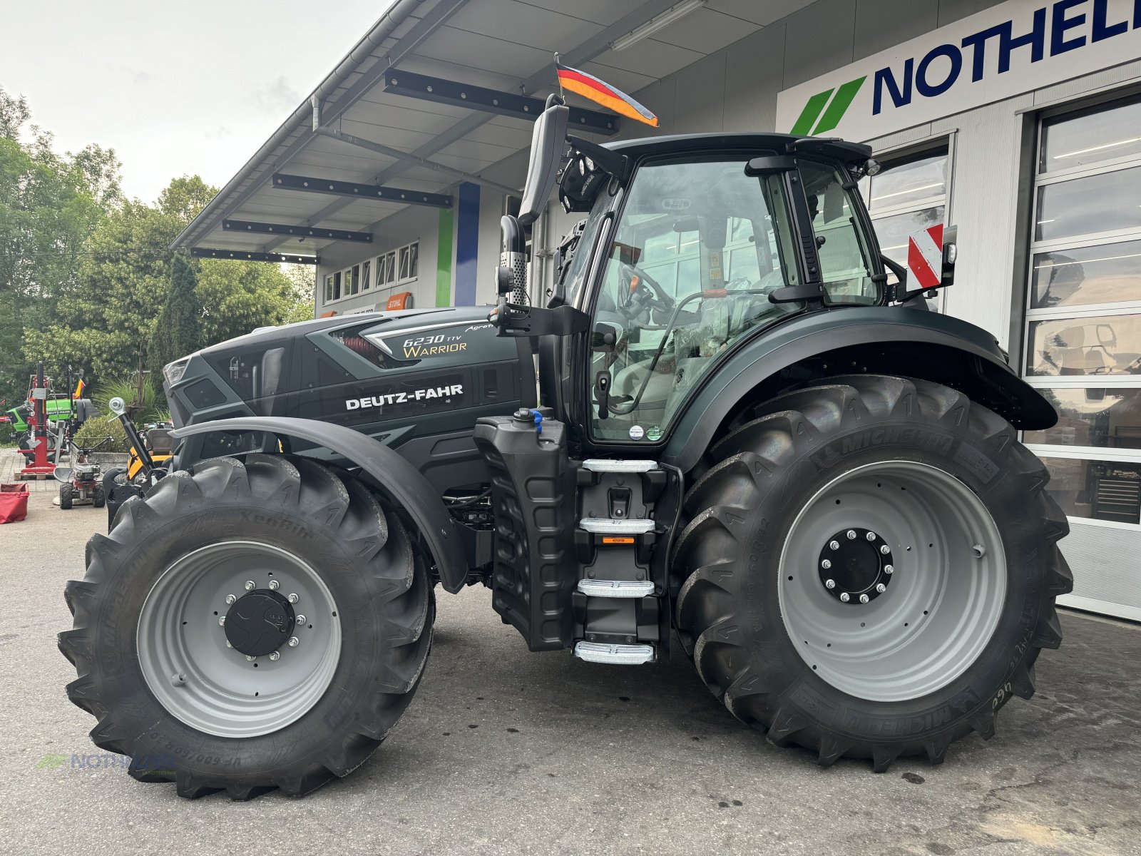 Traktor of the type Deutz-Fahr 6230 TTV Warrior, Neumaschine in Pforzen (Picture 2)