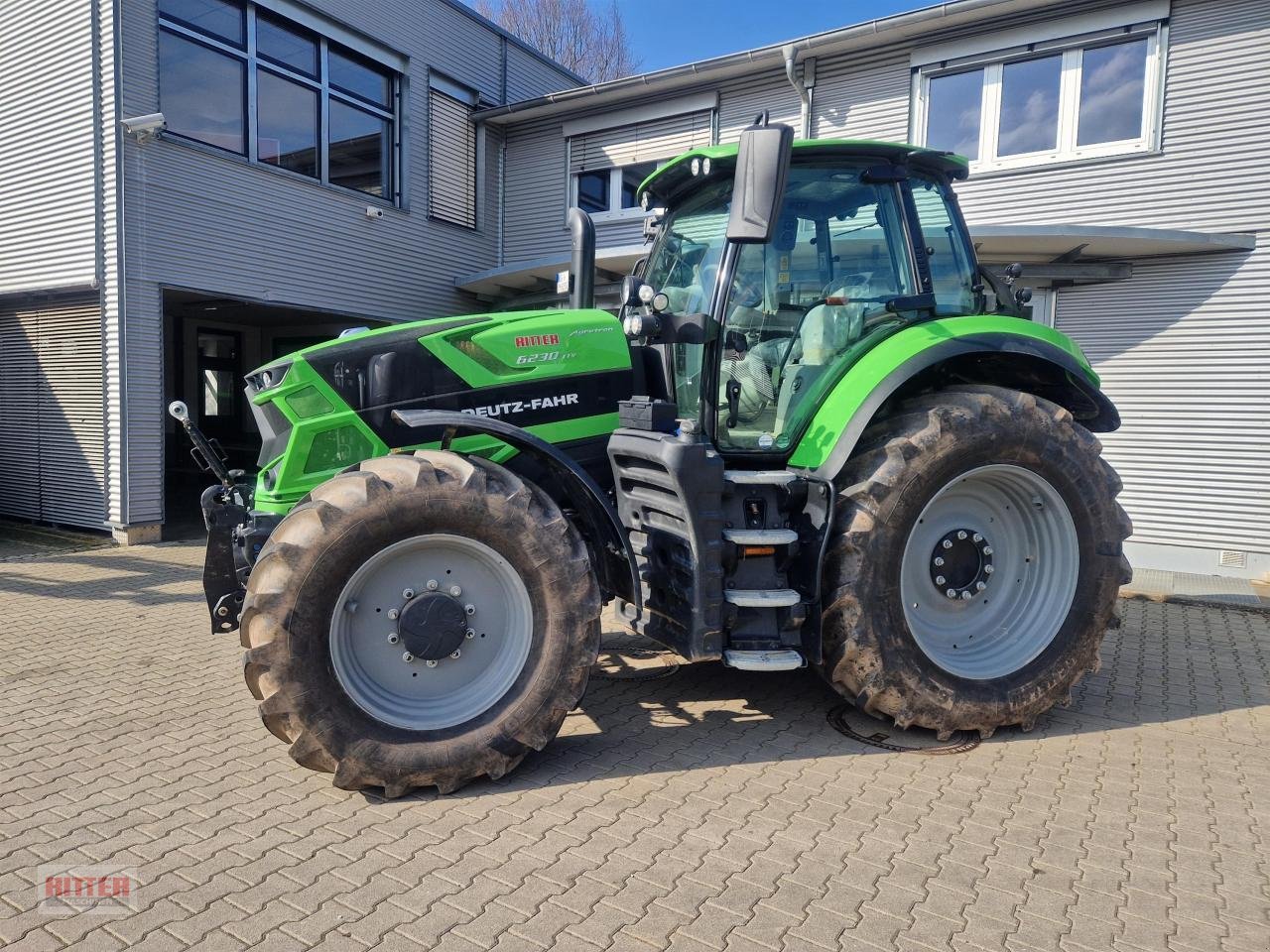 Traktor des Typs Deutz-Fahr 6230 TTV, Neumaschine in Zell a. H. (Bild 2)