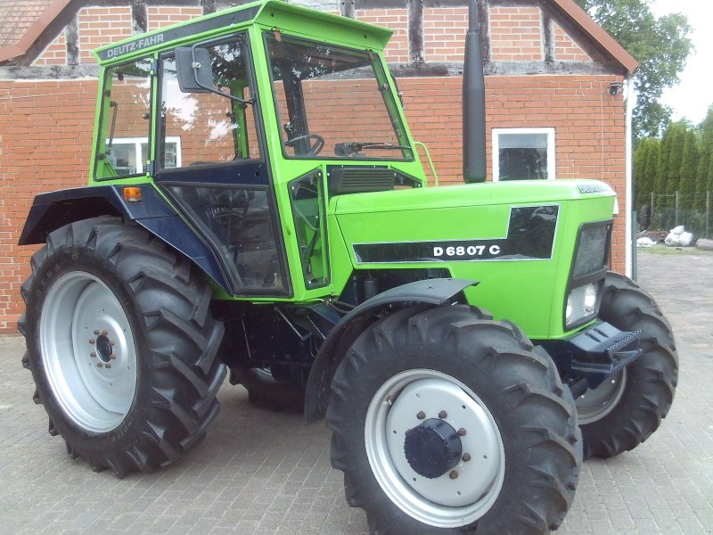 Traktor typu Deutz-Fahr 6807 C Allrad, Gebrauchtmaschine w Niedersachsen - Thedinghausen (Zdjęcie 1)