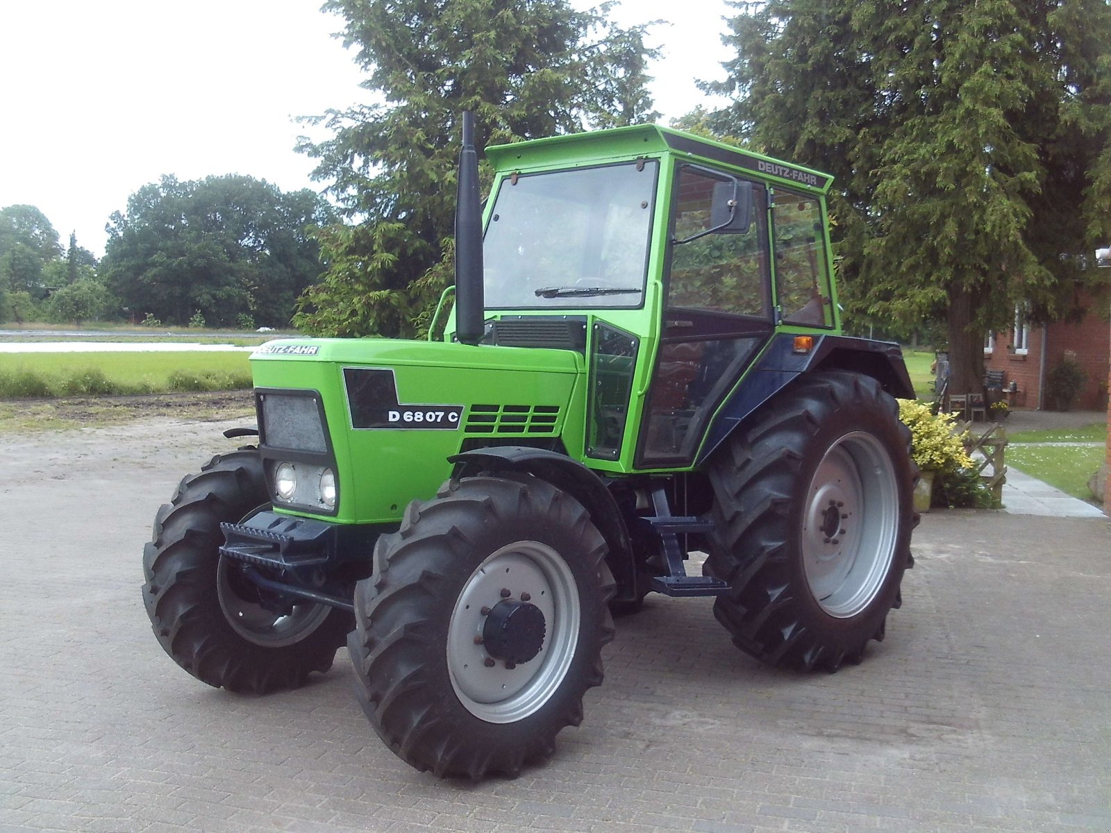 Traktor типа Deutz-Fahr 6807 C Allrad, Gebrauchtmaschine в Niedersachsen - Thedinghausen (Фотография 7)