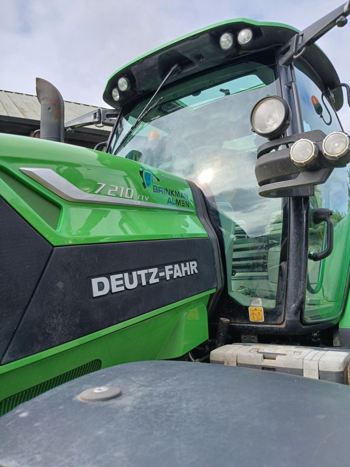 Traktor van het type Deutz-Fahr 7210 ttv, Gebrauchtmaschine in Almen (Foto 2)