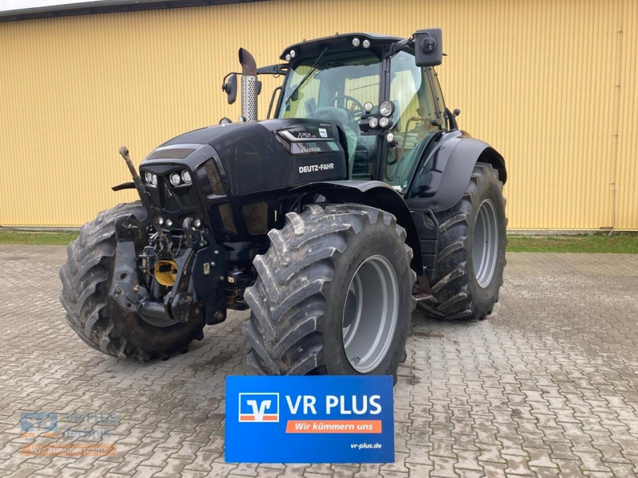 Traktor van het type Deutz-Fahr 7250 TTV BLACK WARRIOR, Gebrauchtmaschine in Osterburg (Foto 1)