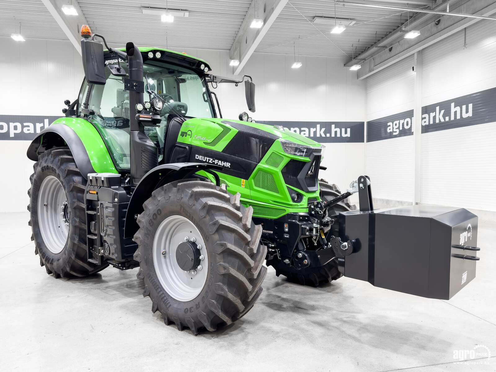 Traktor του τύπου Deutz-Fahr 7250 TTV, Gebrauchtmaschine σε Csengele (Φωτογραφία 2)