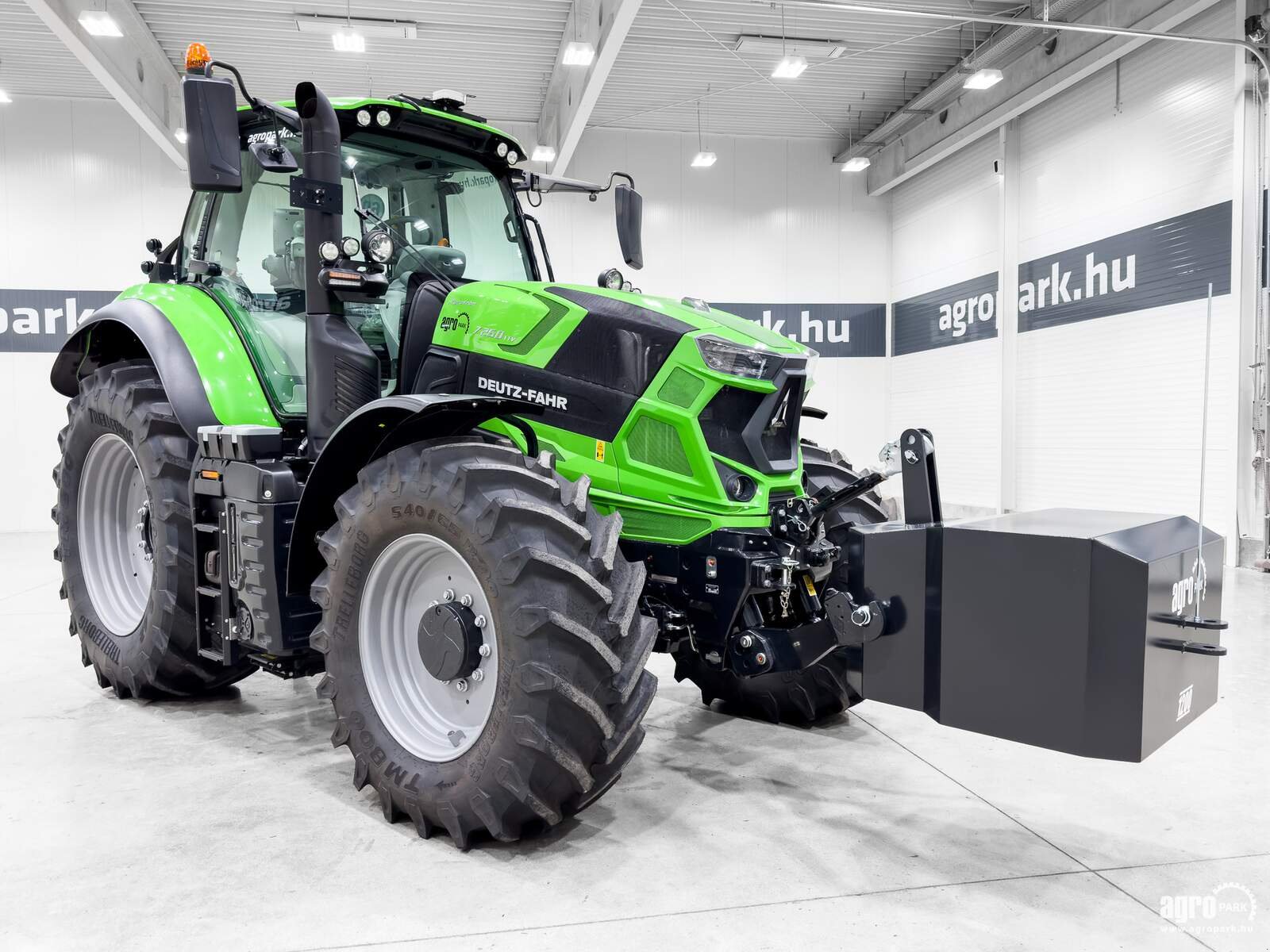 Traktor типа Deutz-Fahr 7250 TTV, Gebrauchtmaschine в Csengele (Фотография 2)