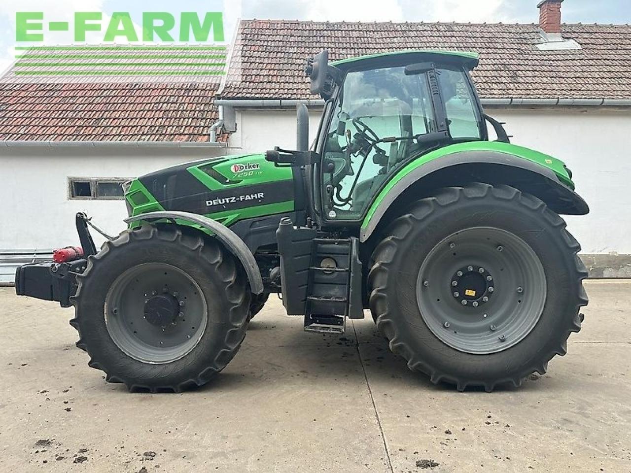 Traktor typu Deutz-Fahr 7250 ttv, Gebrauchtmaschine w SZEGED (Zdjęcie 2)