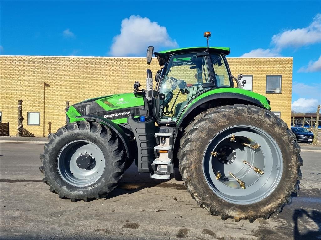 Traktor of the type Deutz-Fahr 7250 TTV, Gebrauchtmaschine in Nykøbing Falster (Picture 2)