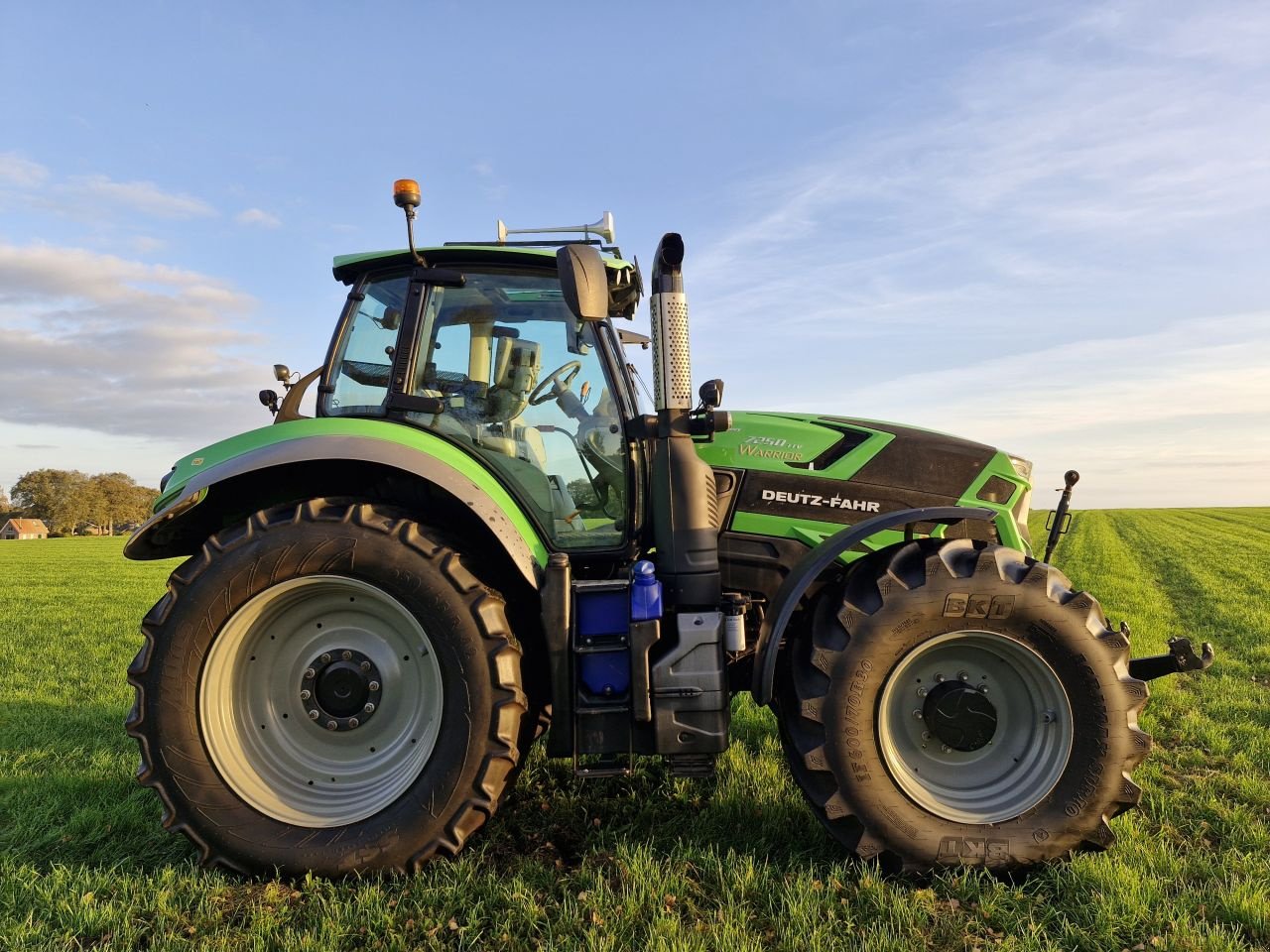 Traktor типа Deutz-Fahr 7250 warior, Gebrauchtmaschine в Daarle (Фотография 4)