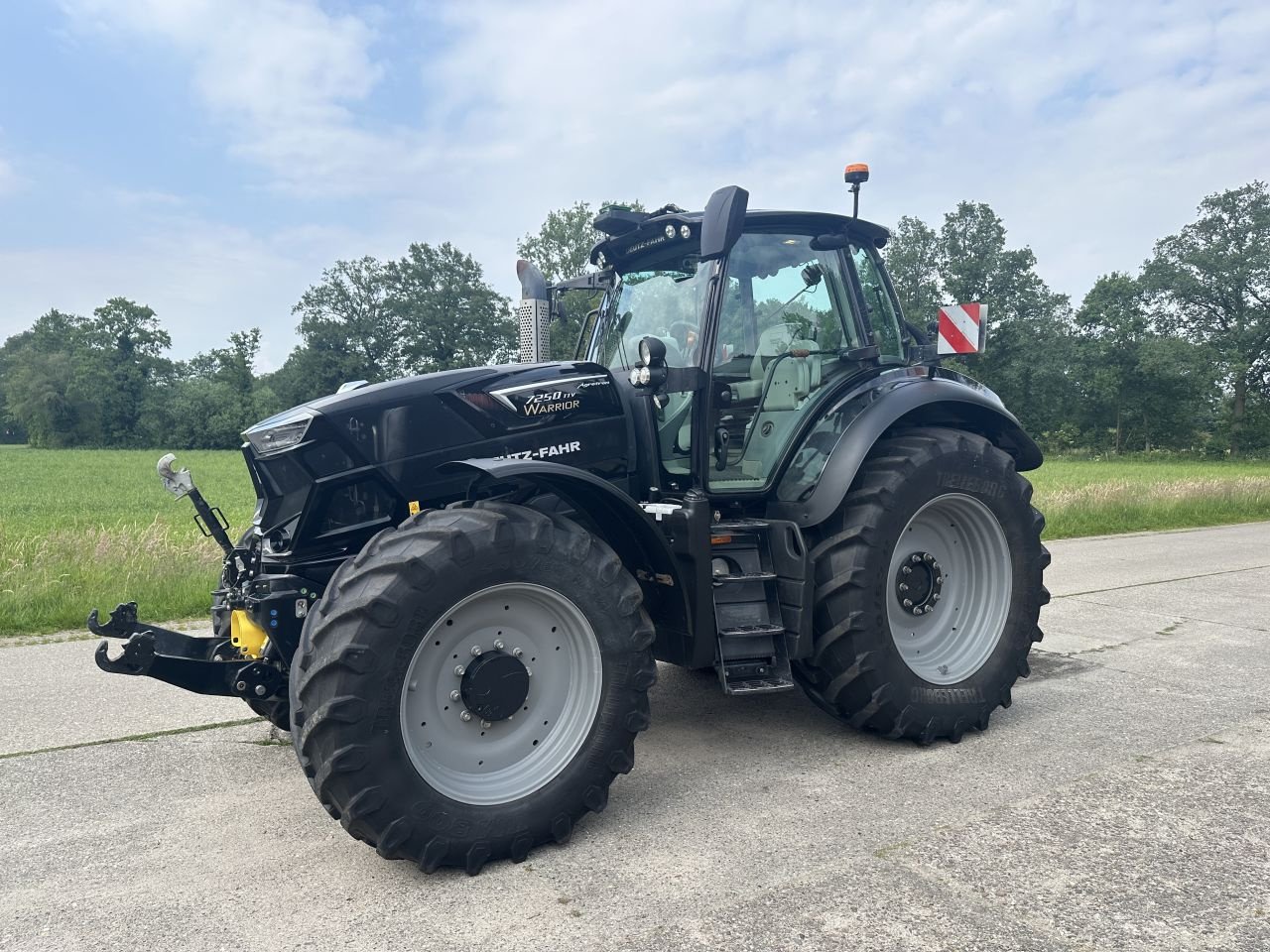 Traktor Türe ait Deutz-Fahr 7250 warrior, Gebrauchtmaschine içinde Almen (resim 1)