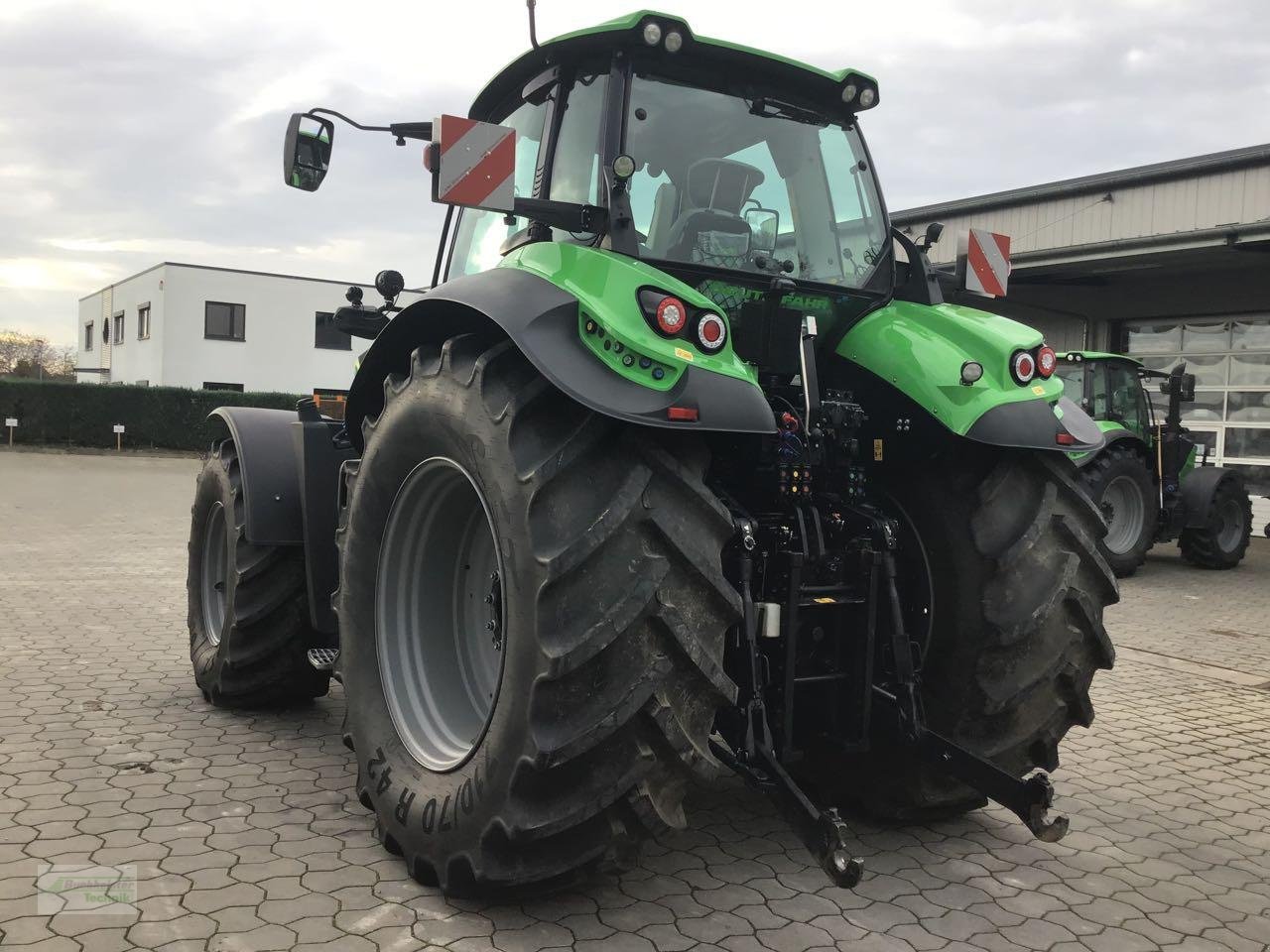 Traktor des Typs Deutz-Fahr 8280 TTV RTK Reifen neu, Gebrauchtmaschine in Nordstemmen (Bild 3)