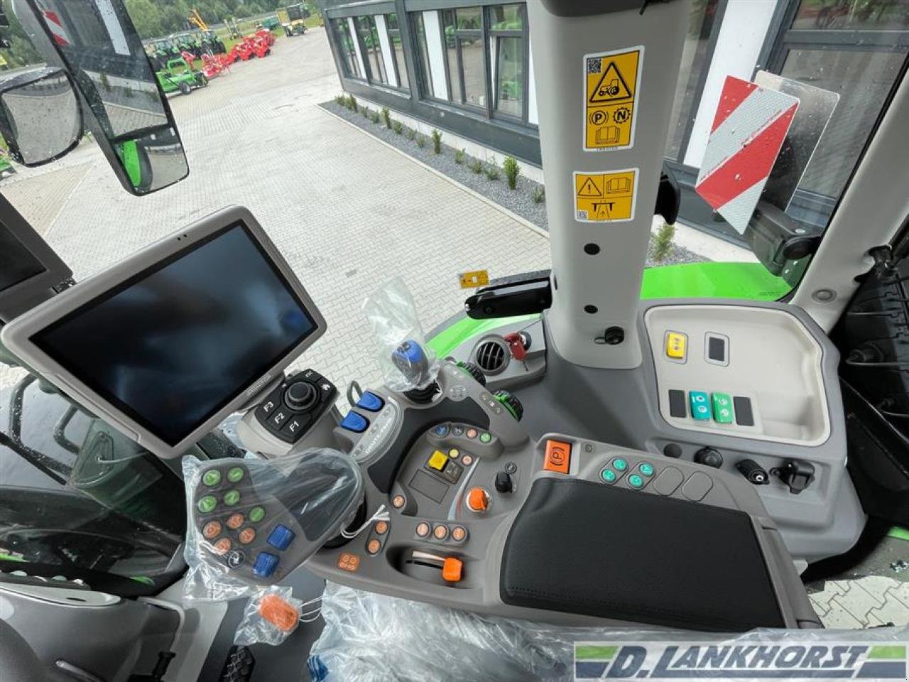 Traktor типа Deutz-Fahr 9340 TTV Green-Warri, Neumaschine в Neuenhaus (Фотография 13)