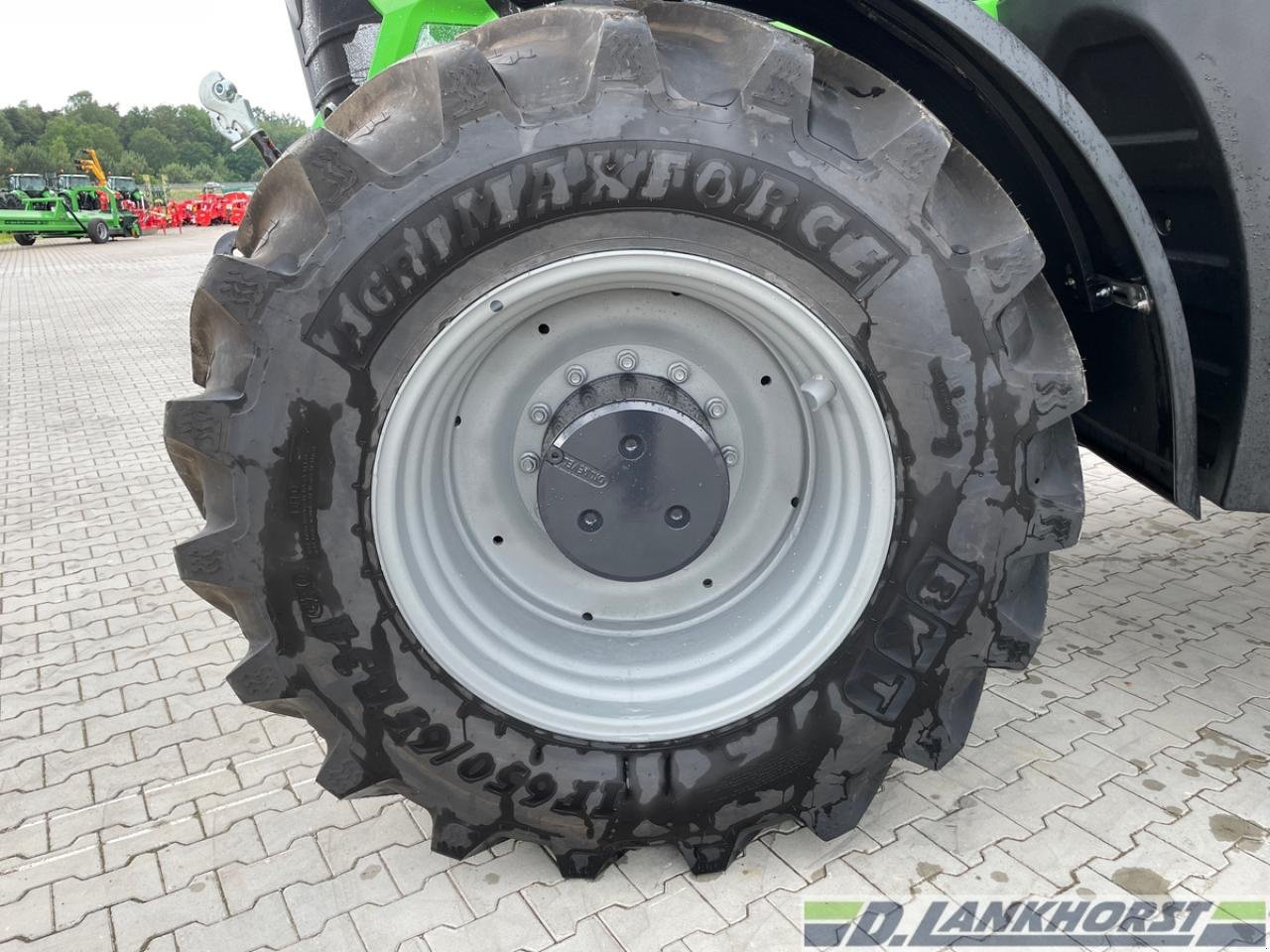 Traktor des Typs Deutz-Fahr 9340 TTV Green-Warri, Neumaschine in Neuenhaus (Bild 16)