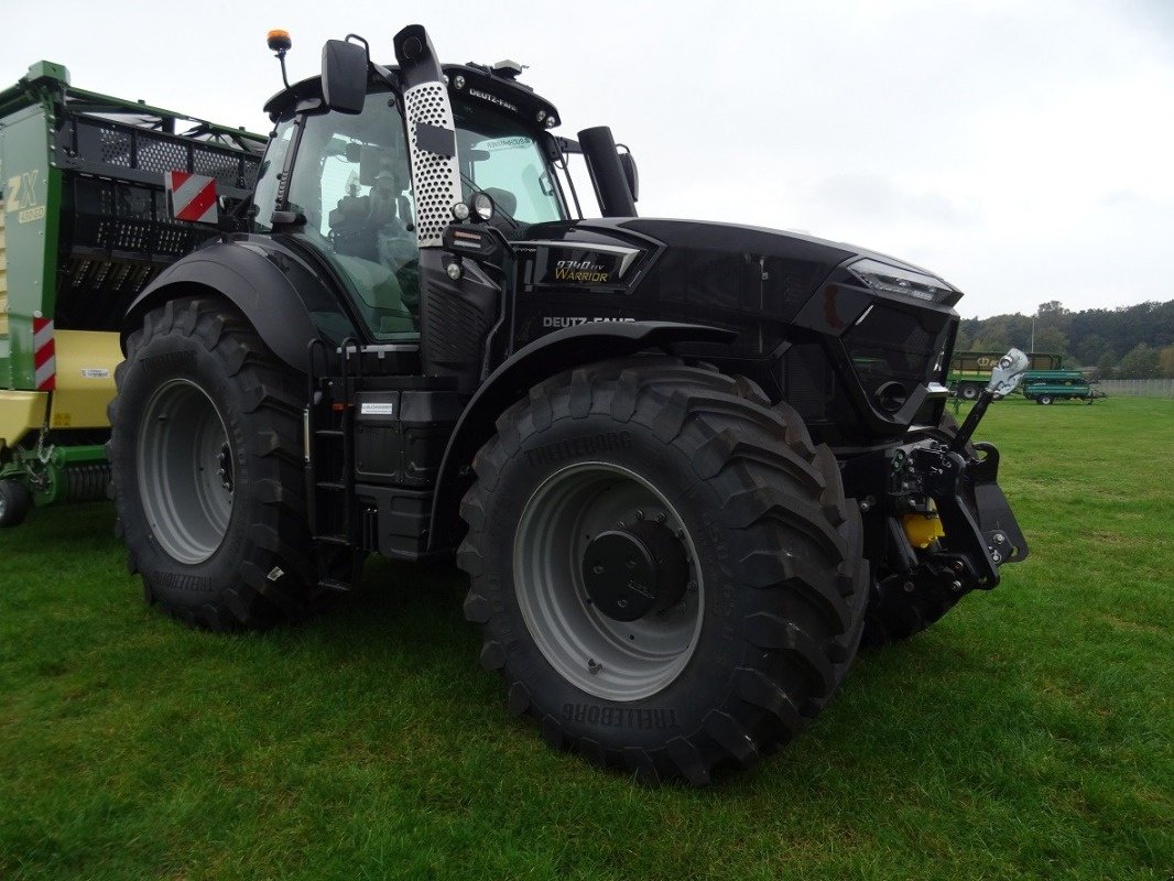 Traktor van het type Deutz-Fahr 9340 TTV WARRIOR SCHWARZ, Neumaschine in Schutterzell (Foto 1)