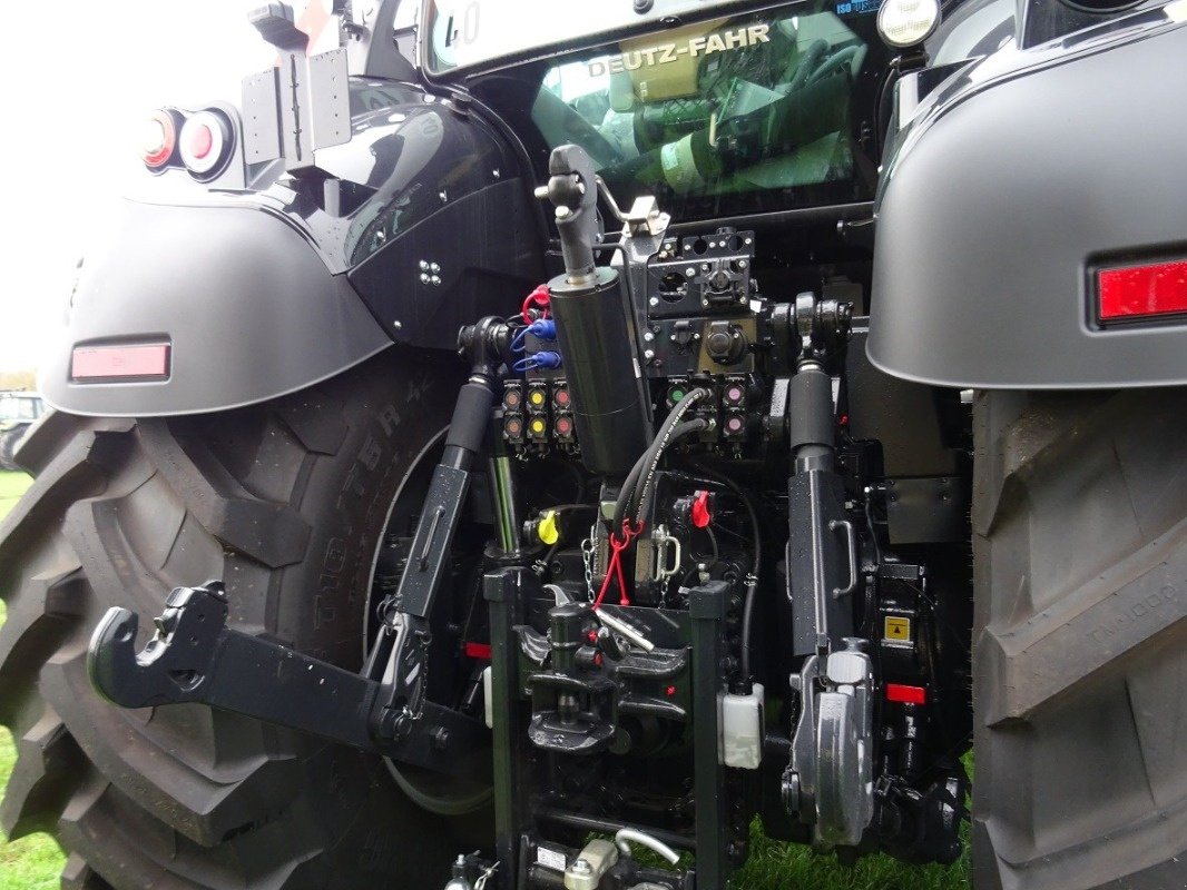 Traktor van het type Deutz-Fahr 9340 TTV WARRIOR SCHWARZ, Neumaschine in Schutterzell (Foto 4)